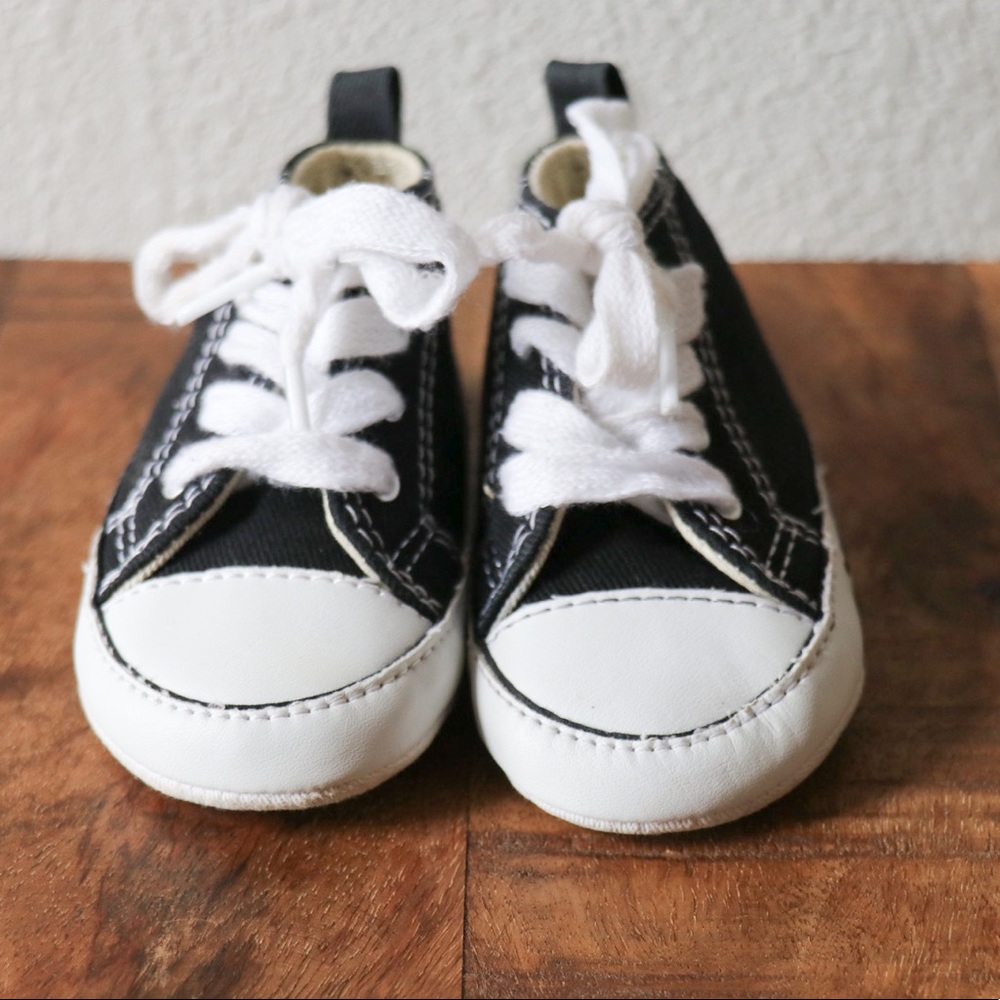 ❌SOLD❌Infant Converse Crib Shoes - Picture 5 of 7